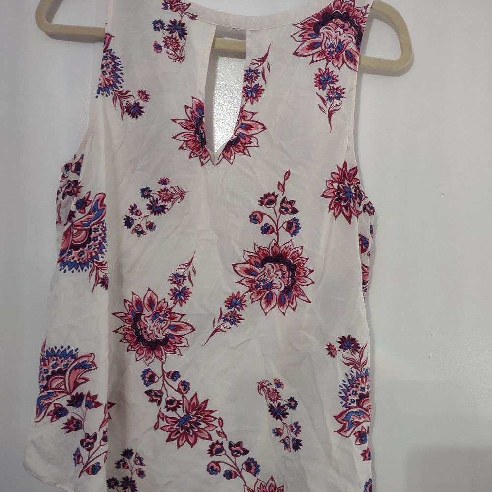 Old Navy Blouse Large cream with blue and purple flowers